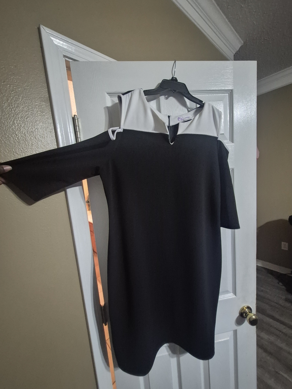 Black and White Cold-Shoulder Shift Dress